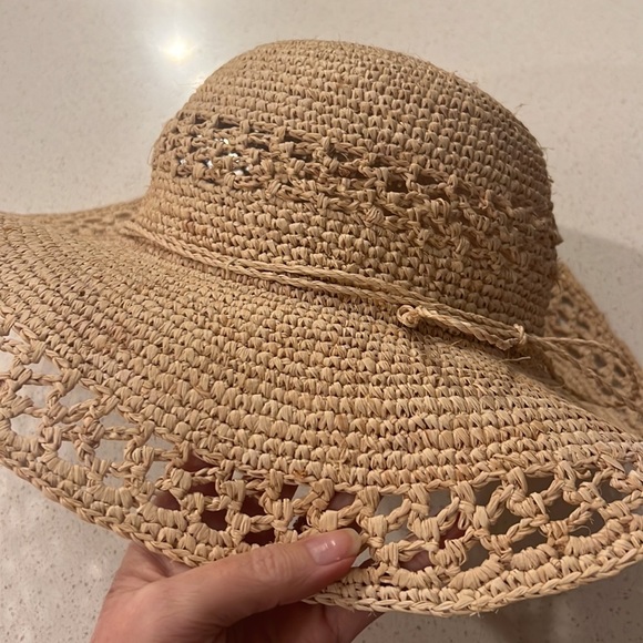 Athleta Straw Hat Beach - Picture 2 of 3
